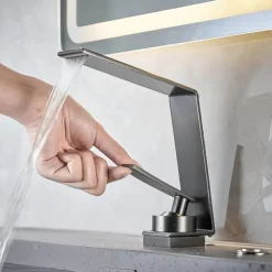 Bathroom Sink Faucet,Waterfall Brass Single Handle One Holes Bath Tap with Hot and Cold Switch