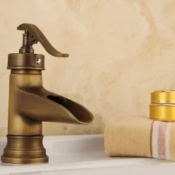Bathroom Sink Faucet,Waterfall Antique Brass Single Handle One Hole Bath Taps with Hot and Cold Switch