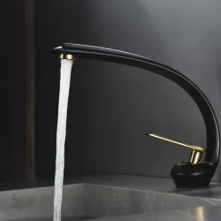 Bathroom Sink Mixer Faucet, Single Handle One Hole Washroom Basin Taps Chrome Finish Bathroom Faucet with Hot and Cold Water Hose