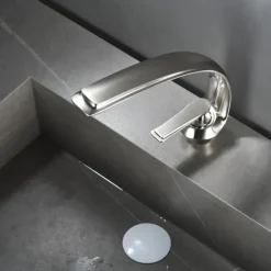 Bathroom Sink Mixer Faucet, Single Handle One Hole Washroom Basin Taps Chrome Finish Bathroom Faucet with Hot and Cold Water Hose