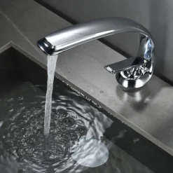 Bathroom Sink Mixer Faucet, Single Handle One Hole Washroom Basin Taps Chrome Finish Bathroom Faucet with Hot and Cold Water Hose