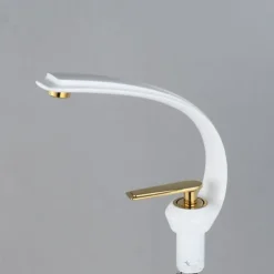 Bathroom Sink Mixer Faucet, Single Handle One Hole Washroom Basin Taps Chrome Finish Bathroom Faucet with Hot and Cold Water Hose