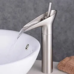 Bathroom Sink Mixer Faucet Waterfall Traditional Antique Brass, Retro Style Washroom Basin Taps Single Handle One Hole Deck Mounted, Monobloc Bathroom Faucet with Hot and Cold Hose