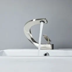 Bathroom Sink Mixer Faucet, Mono Wash Basin Single Handle Basin Taps Washroom, Monobloc Vessel Water Brass Tap Deck Mounted with Hot and Cold Hose