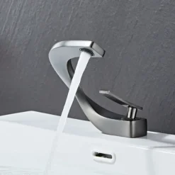 Bathroom Sink Mixer Faucet, Mono Wash Basin Single Handle Basin Taps Washroom, Monobloc Vessel Water Brass Tap Deck Mounted with Hot and Cold Hose