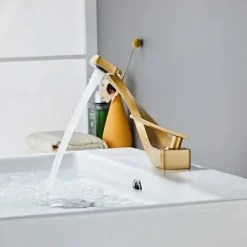 Bathroom Sink Mixer Faucet, Mono Wash Basin Single Handle Basin Taps Washroom, Monobloc Vessel Water Brass Tap Deck Mounted with Hot and Cold Hose