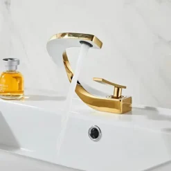 Bathroom Sink Mixer Faucet, Mono Wash Basin Single Handle Basin Taps Washroom, Monobloc Vessel Water Brass Tap Deck Mounted with Hot and Cold Hose