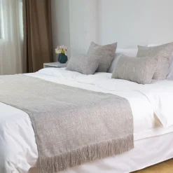 Bed Runner Bed Scarf, Linen Textured Decorative Bed Scarf for Home Hotel Bedspreads Scarves Protection Modern Solid Bed Runner for Foot of Bed Home Bedroom Bedding Decoration