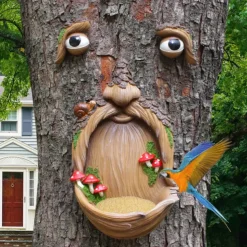Bird Feeder Resin Tree Face Ornament Unique Yard Art Bird Food Feeder for Outdoor Garden Decorations