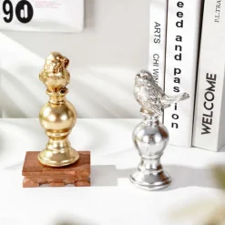 Bird Figurine, Resin Home Decor Craft, Cozy Desktop Decoration for Office, Family, Hotel, and Restaurant Tabletop Ornament