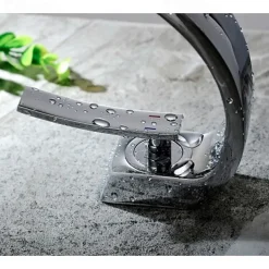 Brass Bathroom Sink Mixer Faucet, Silvery Single Handle One Hole Basin Taps Chrome Finish Bathroom Faucet with Hot and Cold Water