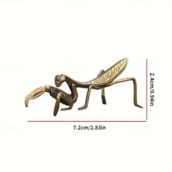 Brass Metal Mantis Craft Statue - Intricately Designed Traditional Insect Figurine for Desk Decoration - Whimsical Tea Pet Companion, Elegant Room Decoration, and Unique Home Decor
