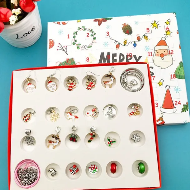 Christmas Advent Calendar Pink Bracelets 2025 for Girls 24 Days Xmas Countdown Calendar DIY Jewelry Making Kit Gift 22 Charm Beads 2 Bracelets for Kids Teens Women