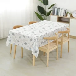 Christmas Disposable Tablecloth – Festive Snowflake Plastic Oil-Proof Table Cover for Holiday Party Decorations