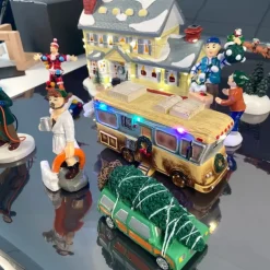 Christmas National Lampoon Resin Figurine Vacation Holiday House Hand-Painted Village Display Gift Christmas Home Deoration Xmas Gift