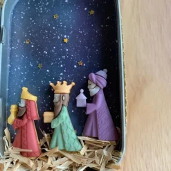 Christmas Nativity, Hand Sculpted Painted Nativity Figure, A Lovely, Little Nativity Scene, Xmas Holy Family Decor Gift for Indoor Home Display, Tabletop 8.8*11.5*2.8cm
