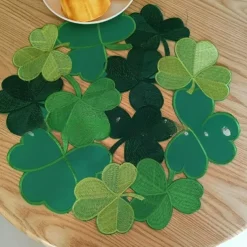 Clover Pattern Embroidered Table Runner