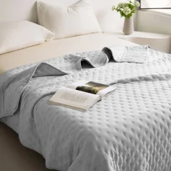 Cooling Blanket Absorbs Heat to Keep Cool, Ultra-Soft Breathable Summer Blanket for Hot Sleepers,Twin/Full Size Blanket for All Season
