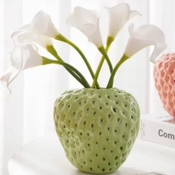 Creative Strawberry Vases Resin Flower Arrangements Household Soft Decorations Desktop Ornaments Gifts 1PC