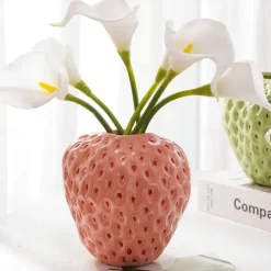 Creative Strawberry Vases Resin Flower Arrangements Household Soft Decorations Desktop Ornaments Gifts 1PC