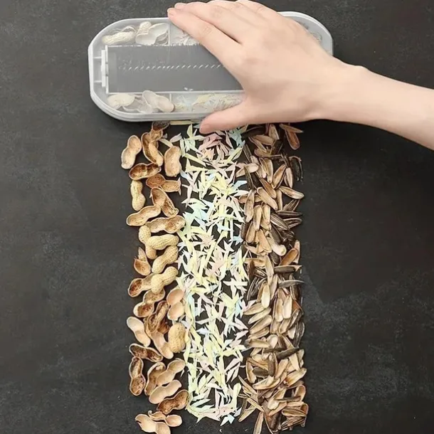 Crumb Sweeper Carpet Brush Carpet Sweeper, Handheld Rolling Ergonomic Pp Bristle Nutshell Crumb Brush Abs Cleaning Crumber for Table Bed Sofa Carpet