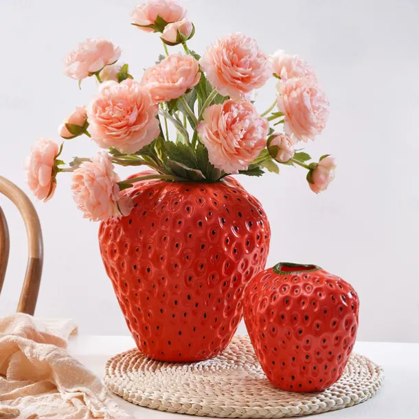Cute Red Strawberry Decorative Home Vase Creative Resin Material Handmade Handicraft Vase Suitable for Flower Hydroponics Home and Restaurant Flower Decoration Decoration
