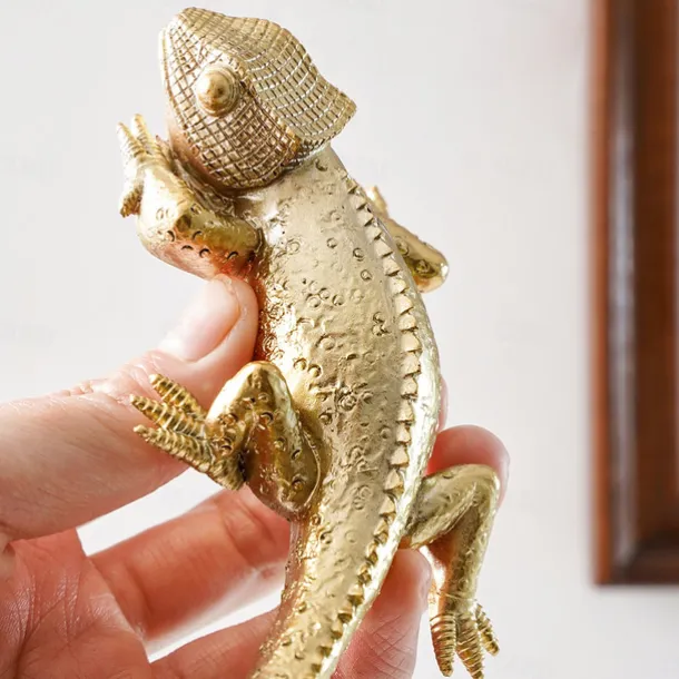 European Style Lizard Wall Decoration Gold Retro Wall Decoration Tree Resin Material Handmade Handicraft Decorative Ornaments Suitable For Home Wall Decoration