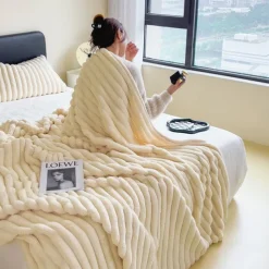 Faux Blanket, Anti-Static Flannel Soft Warmth Quilt Comforter Cozy Blanket, Luxury Faux Throw Blanket, Christmas Decorative Couch Blanket for Couch Bed Chair Sofa Christmas Gift