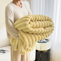 Faux Blanket, Anti-Static Flannel Soft Warmth Quilt Comforter Cozy Blanket, Luxury Faux Throw Blanket, Christmas Decorative Couch Blanket for Couch Bed Chair Sofa Christmas Gift