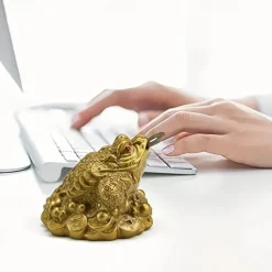Feng Shui Money Frog Statue - Attracts Wealth, Brings Good Luck, Fortune, and Prosperity - Ideal Decor for Home, Office, New Year, Housewarming, and Business Gifts