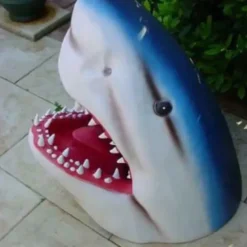 Floating Shark Head Crocodile Decor for Garden Pool, Novelty Outdoor Animals Statue Spoof Toy for Garden Park Pond Wall Decoration