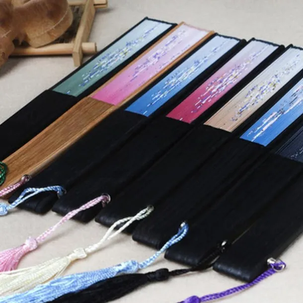 Folding Fans Vintage Style Silk Folding Fan Chinese Japanese Pattern Art Craft Gift Home Decoration Ornaments Dance Hand Fan 7 inches