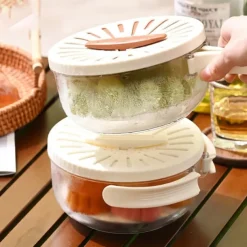 Fruit Strainer Colander Bowl Fruit Drain Basket with Lid Foldable Handle Cleaning Colander Plastic Refrigerator Crisper Kitchen Box Food Storage Container for Fridge Outdoor Picnic Pasta Salad Berry