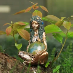 Gaia Mother Earth Statue, 6inch H Nature Moon Goddess Statue, Spiritual Items Figurines Statuette Gifts for Earth Day,Mother's Day,Easter Day Modern Home Room Decor Garden Decoration