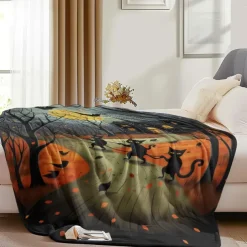 Halloween Decoration Cat Throw Blanket - Soft and Cozy Fleece with Spooky Cat Design - Perfect for Halloween Decor or Snuggling Up - Durable and High-Quality Fabric