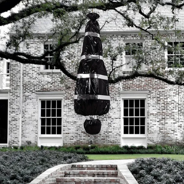 Halloween Decorations Dead Victim Props,Scary Fake Corpse with Pump,152cm Hanging Scary Fake Corpse in Bag Death Victim Halloween Outdoor Props Creepy Haunted House Halloween Decorations