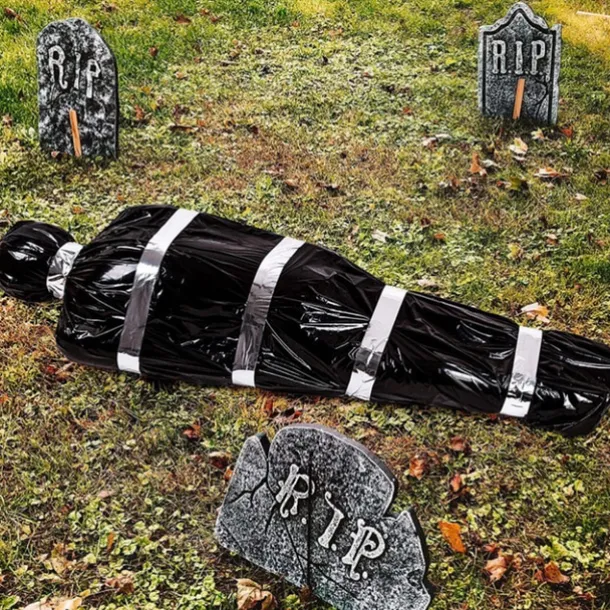 Halloween Decorations Dead Victim Props,Scary Fake Corpse with Pump,152cm Hanging Scary Fake Corpse in Bag Death Victim Halloween Outdoor Props Creepy Haunted House Halloween Decorations