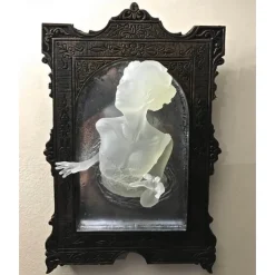 Halloween Ghost in The Mirror, Glow in The Dark 3D Resin Ghost Frame, Creative Fluorescent Mirror Sculpture for Bedroom and Corridor Decor