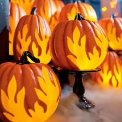 Halloween Pumpkin Lantern Jack-O-Lantern Battery Operated Lighted Flame Pumpkin Party Favor Outdoor Garden Decoration