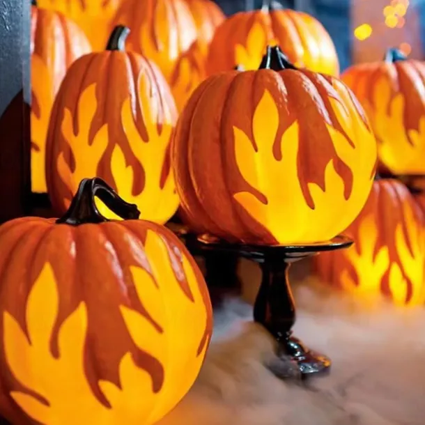 Halloween Pumpkin Lantern Jack-O-Lantern Battery Operated Lighted Flame Pumpkin Party Favor Outdoor Garden Decoration