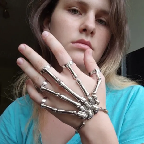 Halloween Skull Skeleton Hand Bracelet with Finger Ring Chain Gothic Bone Joint Jewelry Accessory Gift