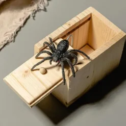 Halloween Spider Scare Prank Box Gift Spider in a Box Gag Gift, Hilarious Wooden Scare Box,Handmade Fun Joke Scarebox Toy