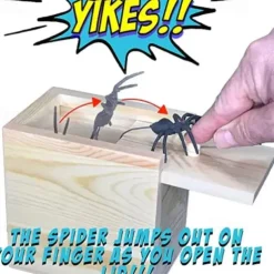 Halloween Spider Scare Prank Box Gift Spider in a Box Gag Gift, Hilarious Wooden Scare Box,Handmade Fun Joke Scarebox Toy