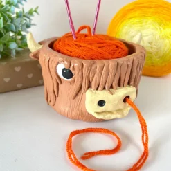 Handmade Highland Cow Crochet Yarn Bowl - Unique Clay Knitting Bowl for Yarn - Scottish Shetland Cow Crochet Holder for Highland Cow Lovers