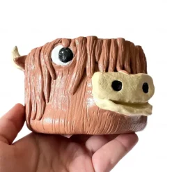 Handmade Highland Cow Crochet Yarn Bowl - Unique Clay Knitting Bowl for Yarn - Scottish Shetland Cow Crochet Holder for Highland Cow Lovers