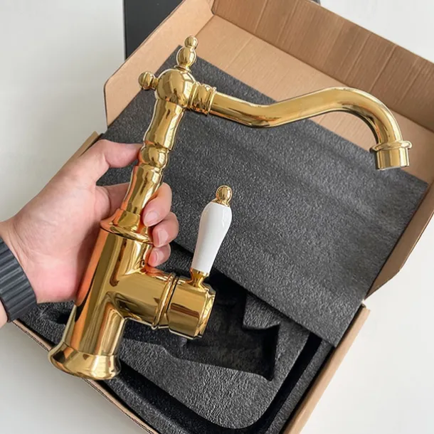 Kitchen faucet - Single Handle One Hole Electroplated Standard Spout Centerset Retro Vintage / Minimalist Kitchen Taps