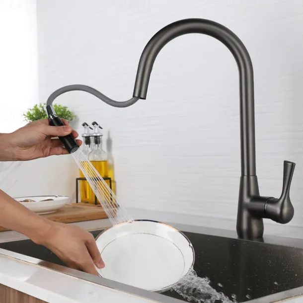 Kitchen Faucet with Pull-out Spray - Single Handle One Hole Electroplated / Painted Finishes Pull-out / Pull-down / Standard Spout / Tall / High Arc Centerset Modern Contemporary Kitchen Taps