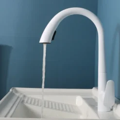 Kitchen Faucet with Pull-out Spray 360° Rotated Single Handle One Hole Minimalist Modern Contemporary Kitchen Taps