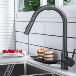 Kitchen Faucet with Pull-out Spray,Single Handle One Hole 2-modes Brass Kitchen Taps