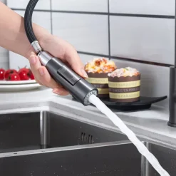 Kitchen Faucet with Pull-out Spray,Single Handle One Hole 2-modes Brass Kitchen Taps